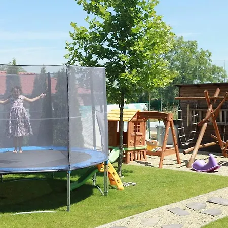 Betty 3* Veľký Meder